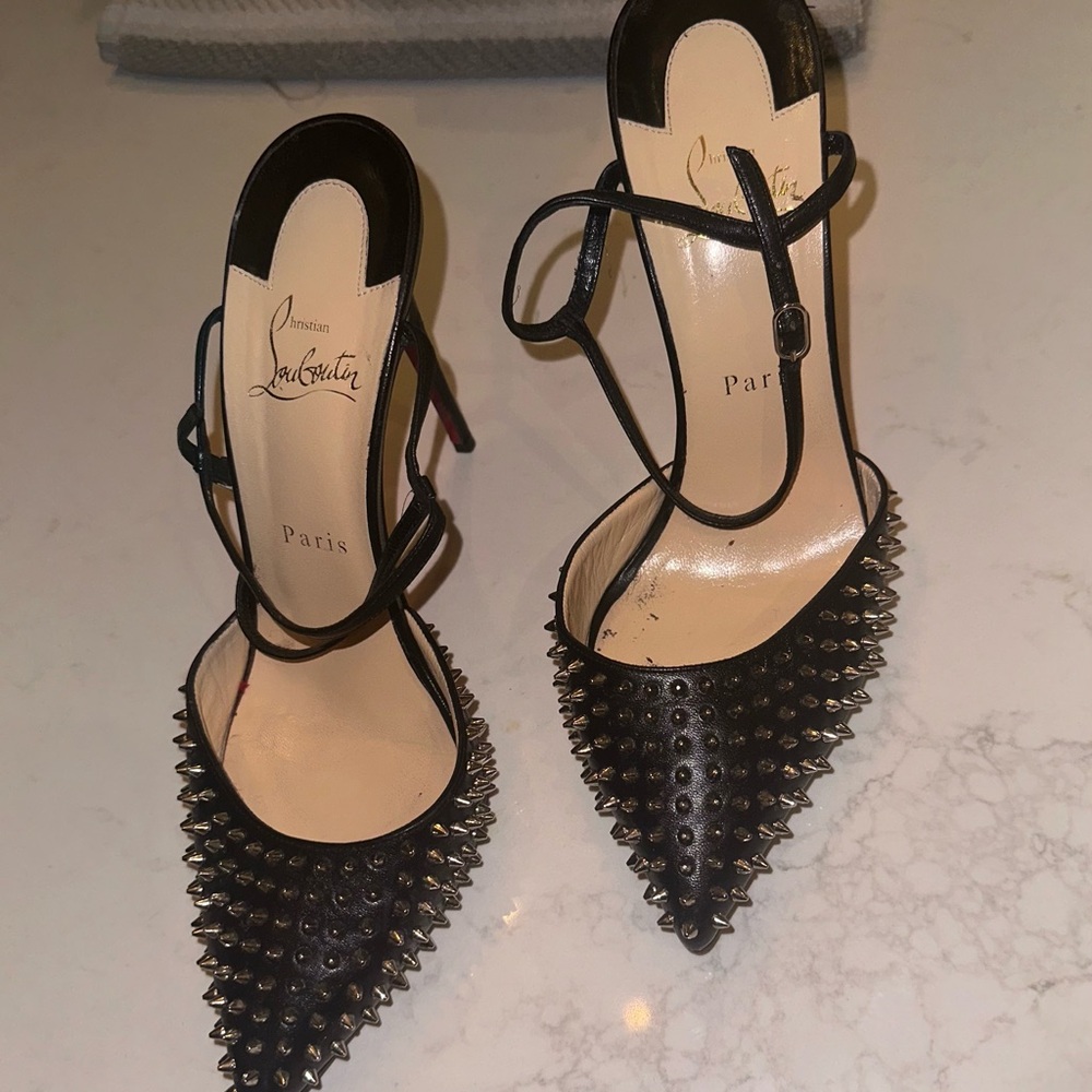 Christian Louboutin
Baila Spike 100 Pumps
Size: 9 | 1T39